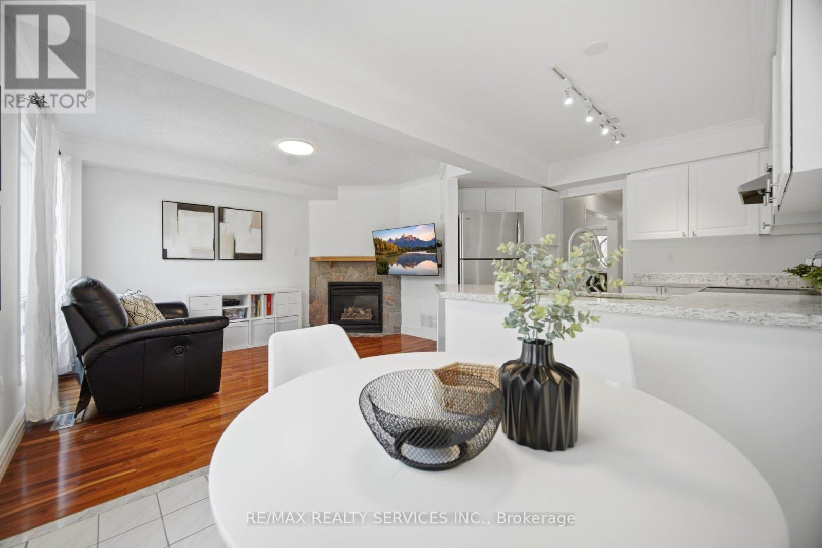 3229 FANLEAF DRIVE - 19