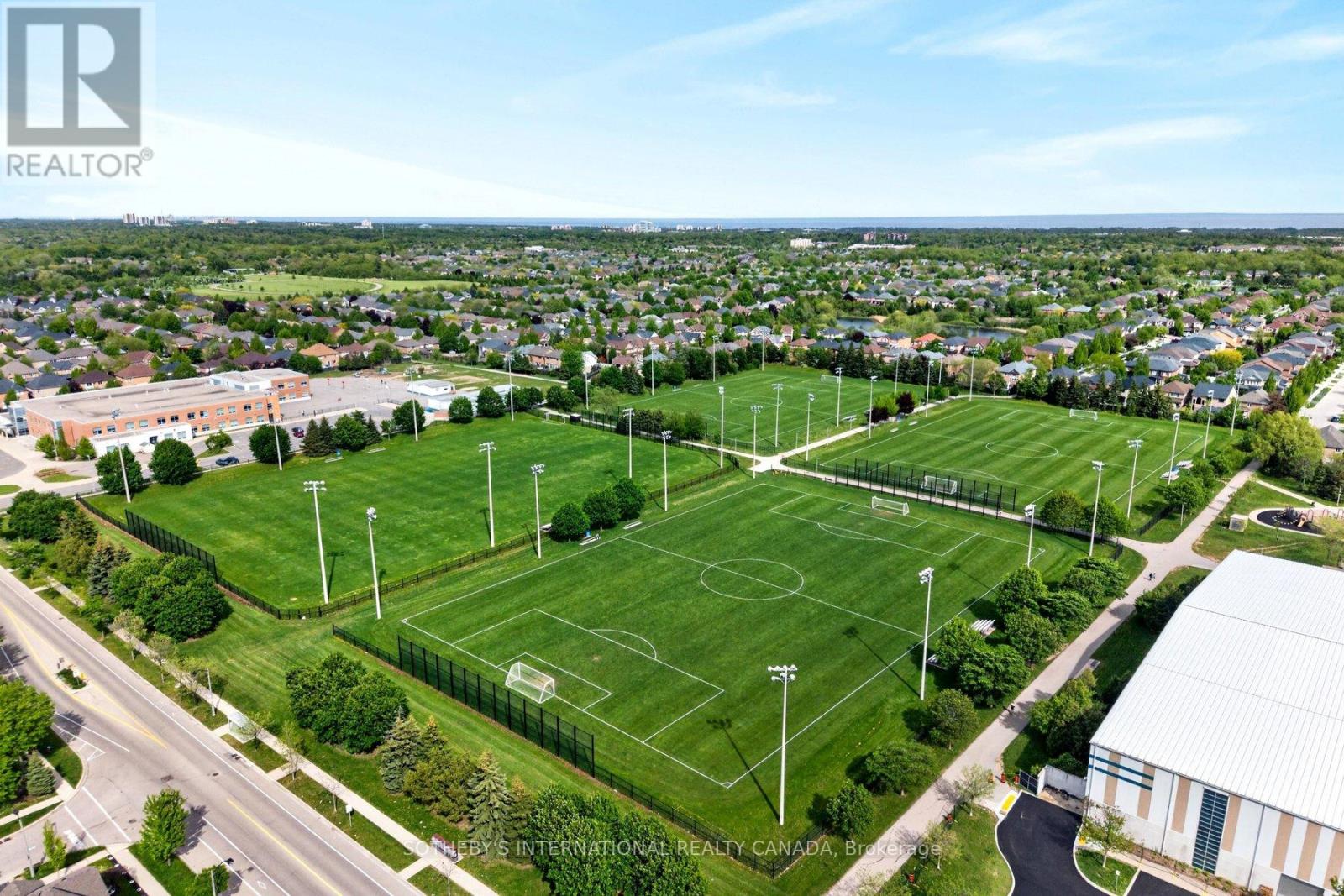2238 STONE GLEN CRESCENT - 39