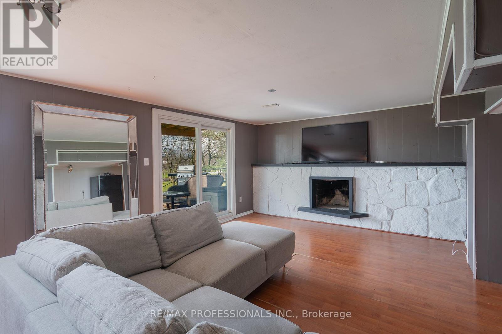 315 MARKLAND DRIVE - 31