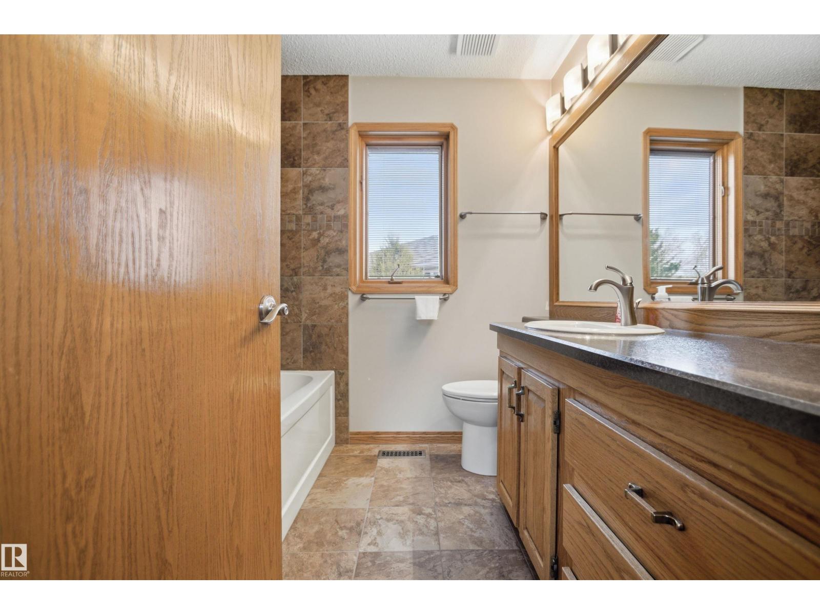 21 NEWPORT DR — photo 35