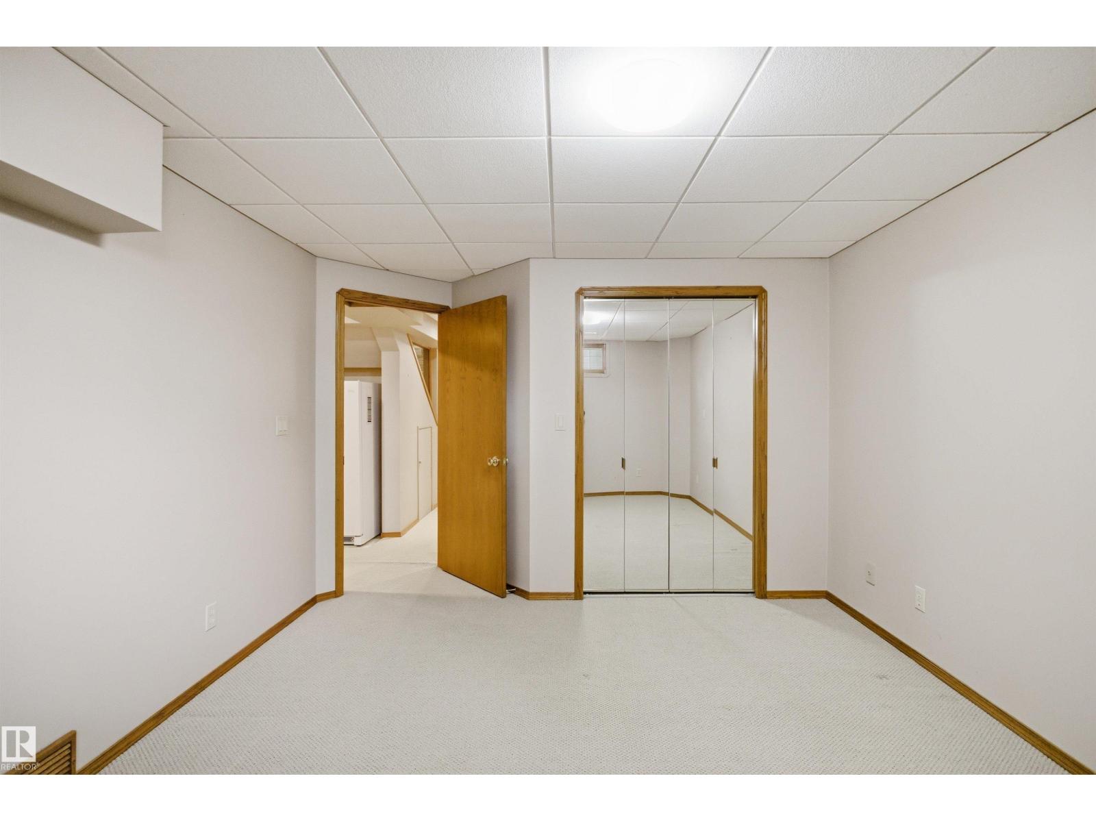21 NEWPORT DR — photo 42