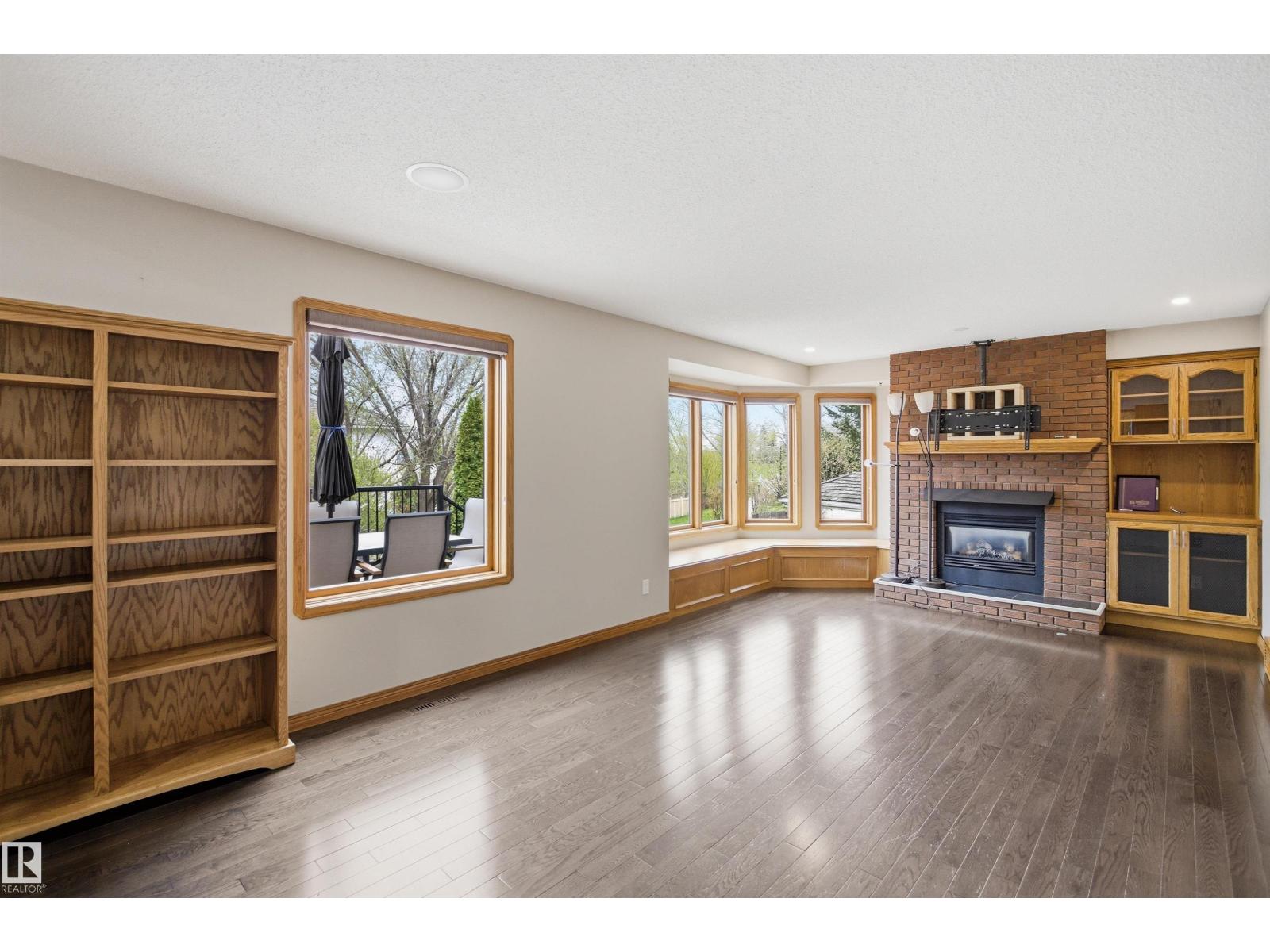 21 NEWPORT DR — photo 17