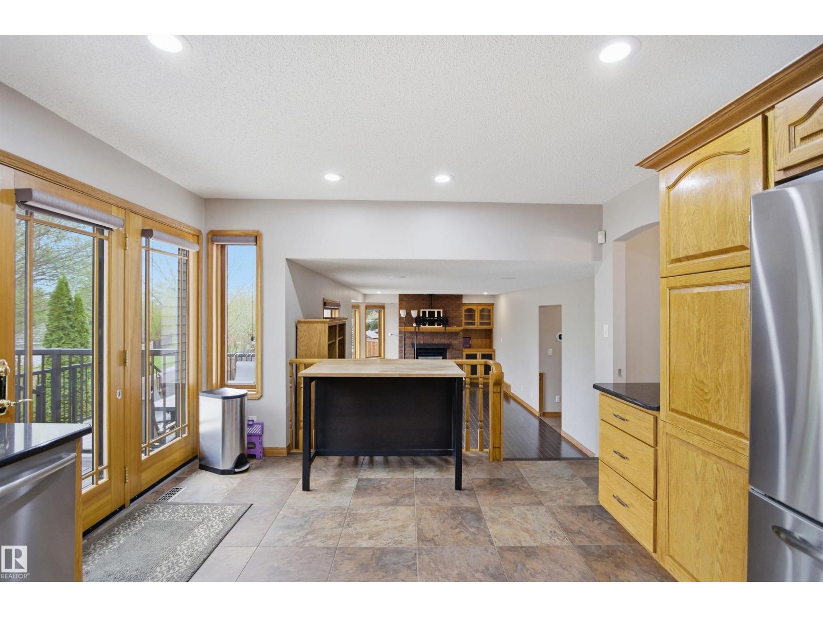 21 NEWPORT DR — photo 15