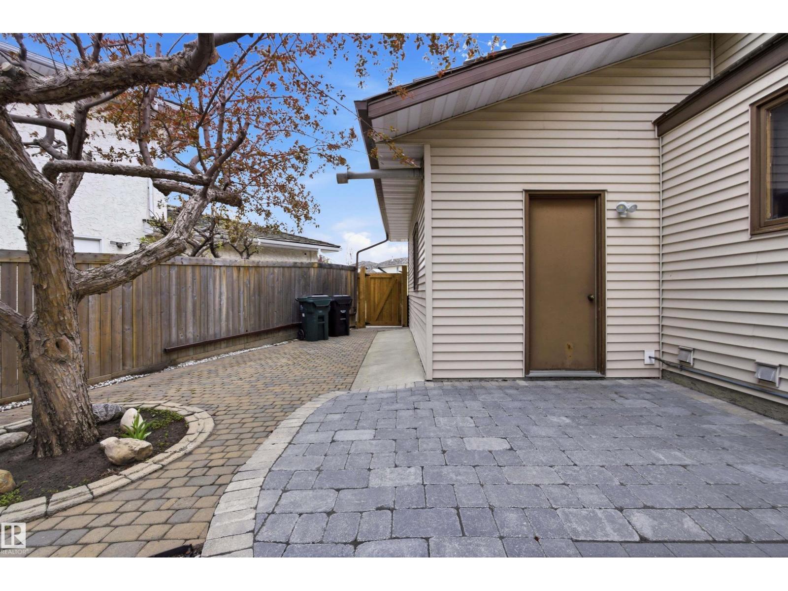 21 NEWPORT DR — photo 51