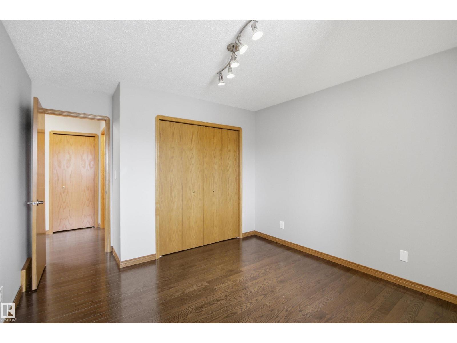 21 NEWPORT DR — photo 34