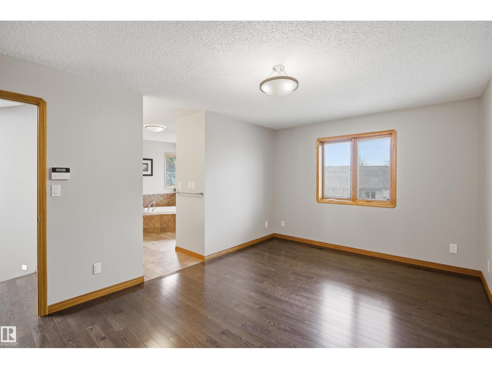 21 NEWPORT DR — photo 24