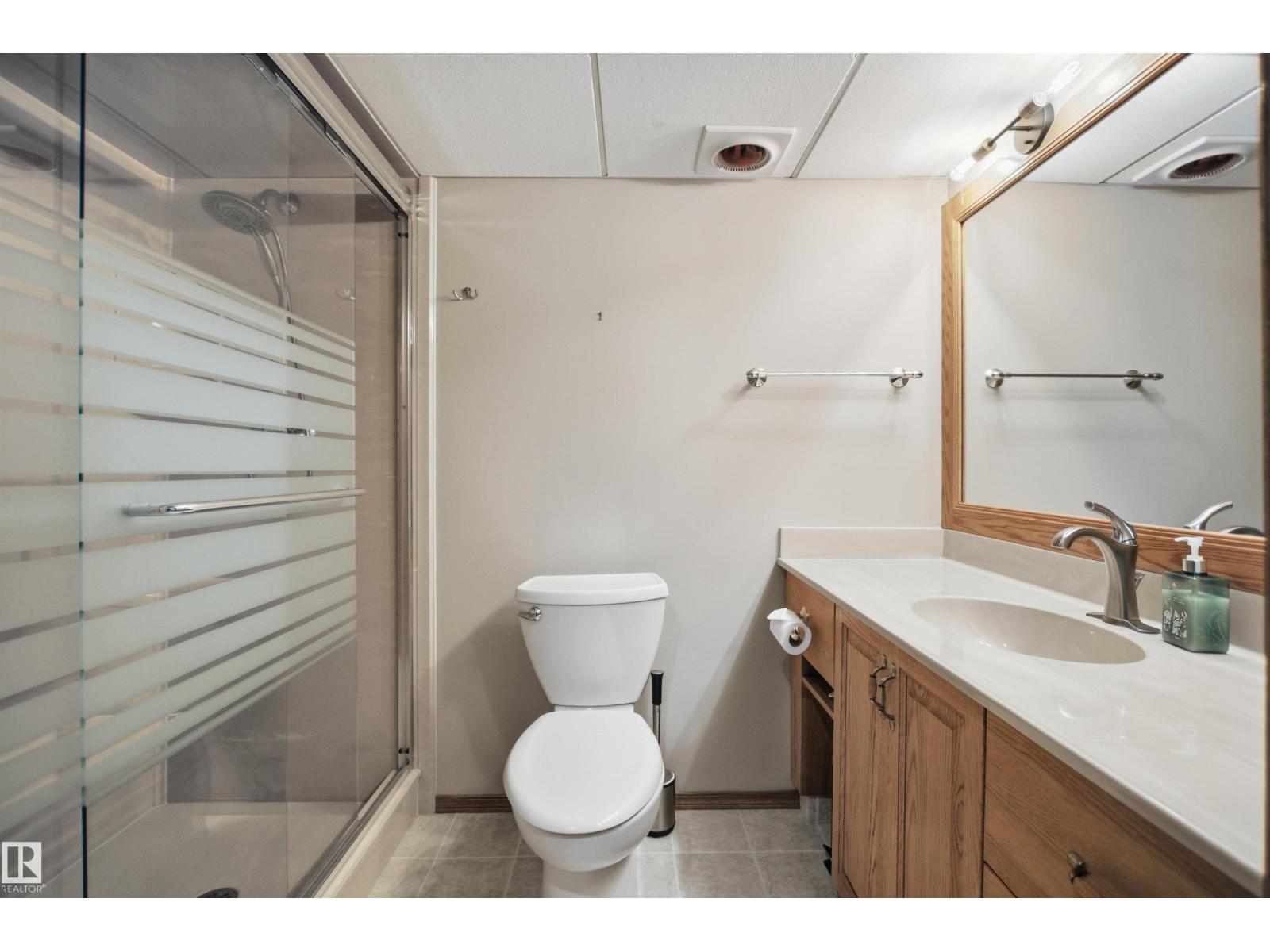 21 NEWPORT DR — photo 46