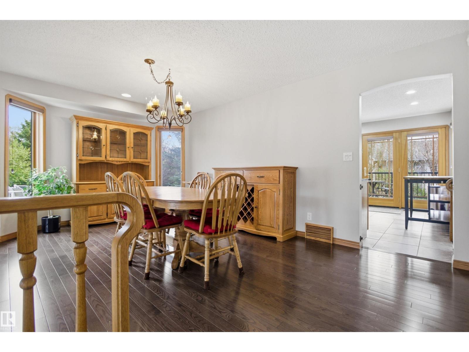 21 NEWPORT DR — photo 8