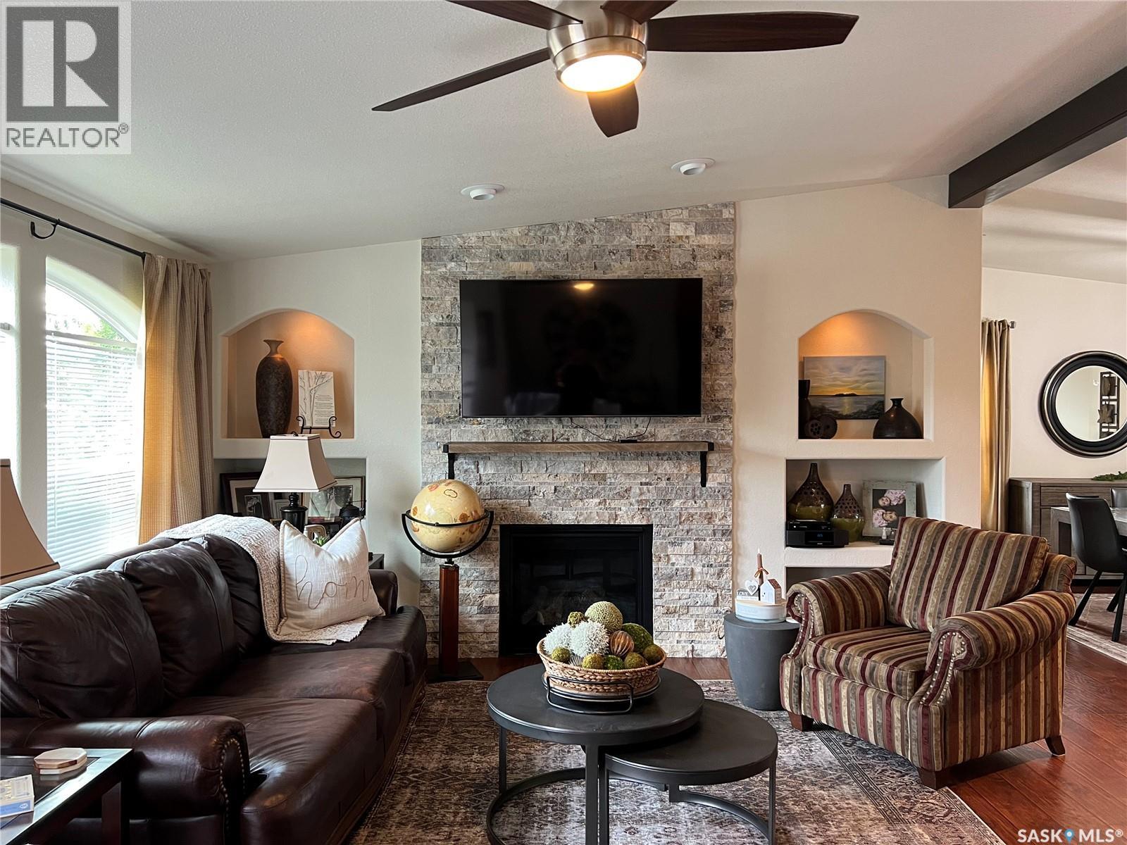 208 2nd AVENUE SE - 4