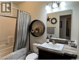 208 2nd Avenue Se, Dorintosh, SK S0M0T0 Photo 11