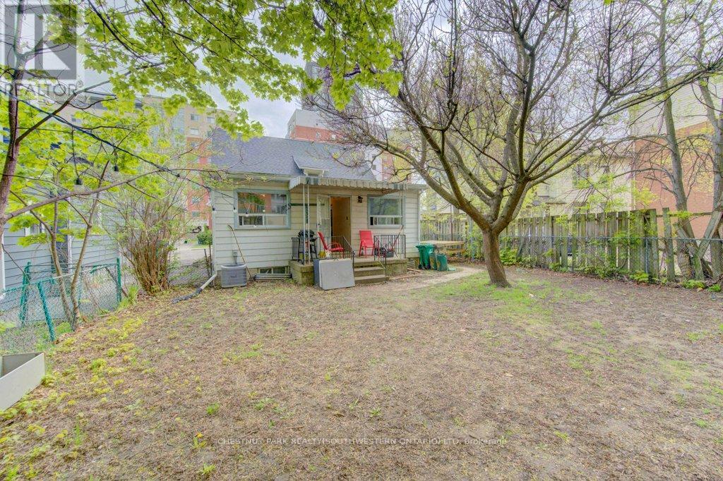 8 MARSHALL STREET - 22