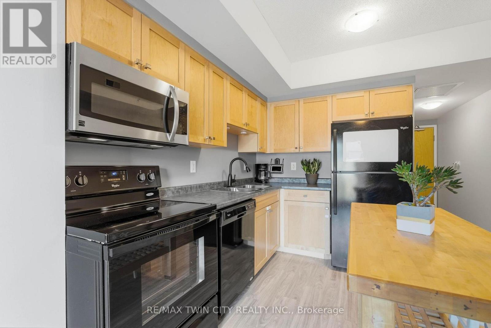 #306 155 WATER STREET S - 6