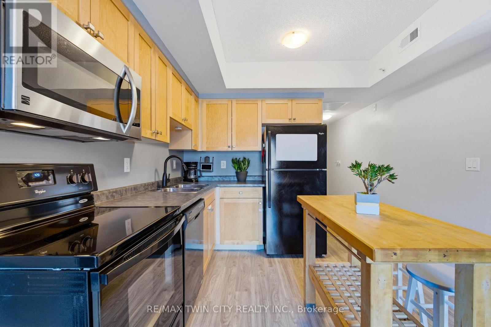 #306 155 WATER STREET S - 7
