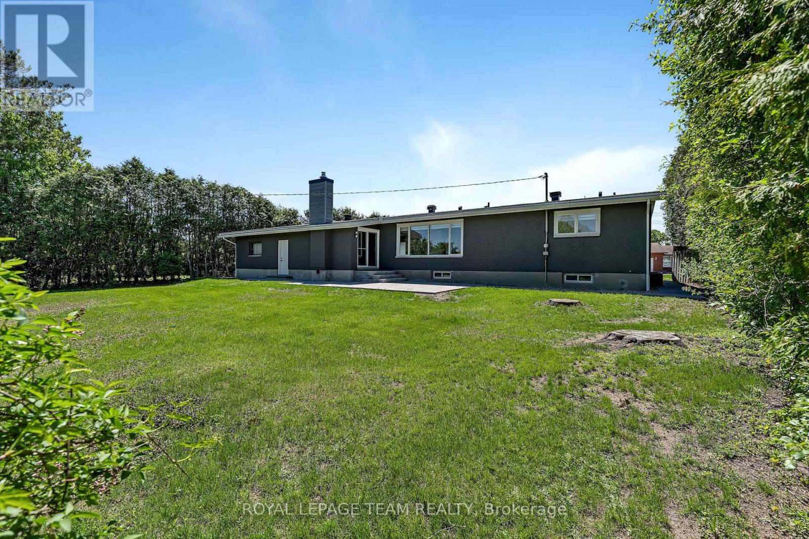 12 LARGO CRESCENT - 43