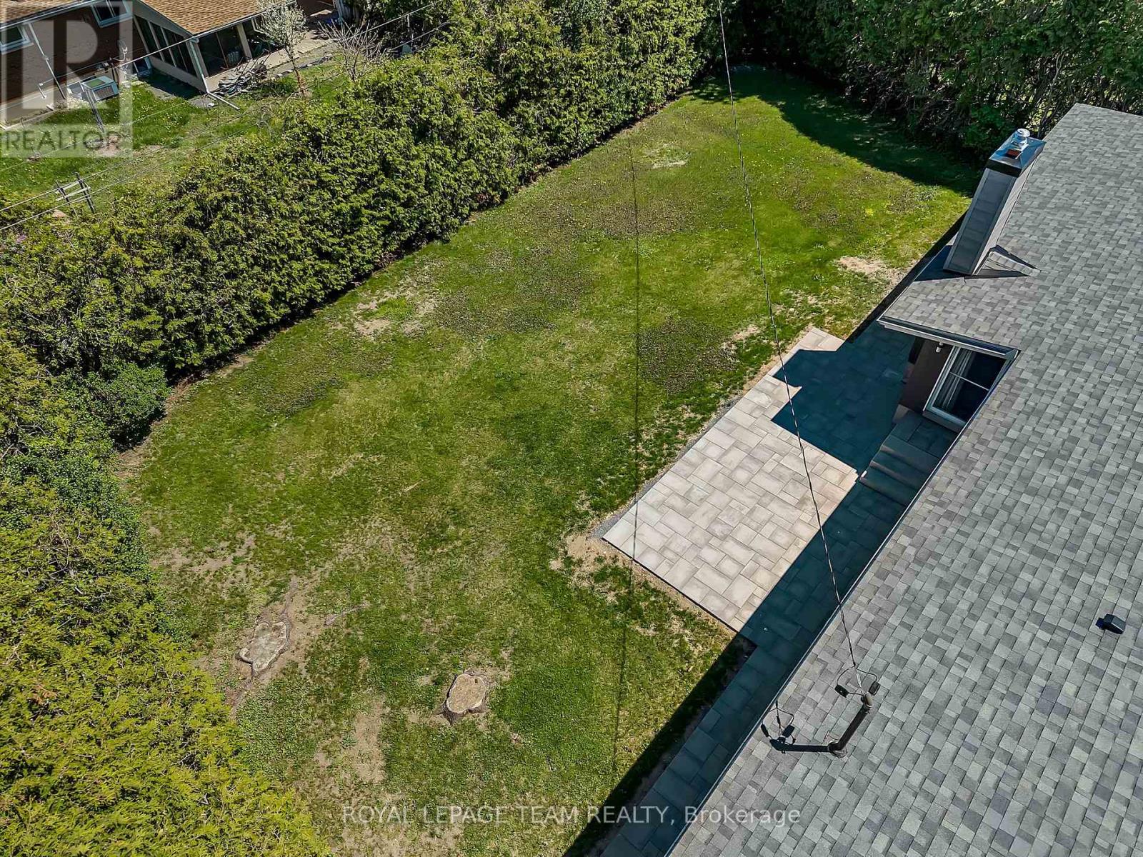 12 LARGO CRESCENT - 46