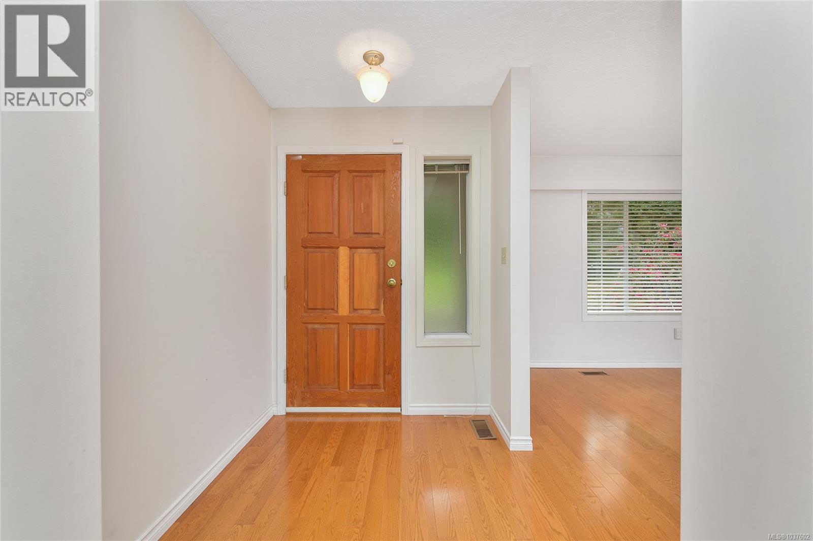 968 Greig Ave - Image 2