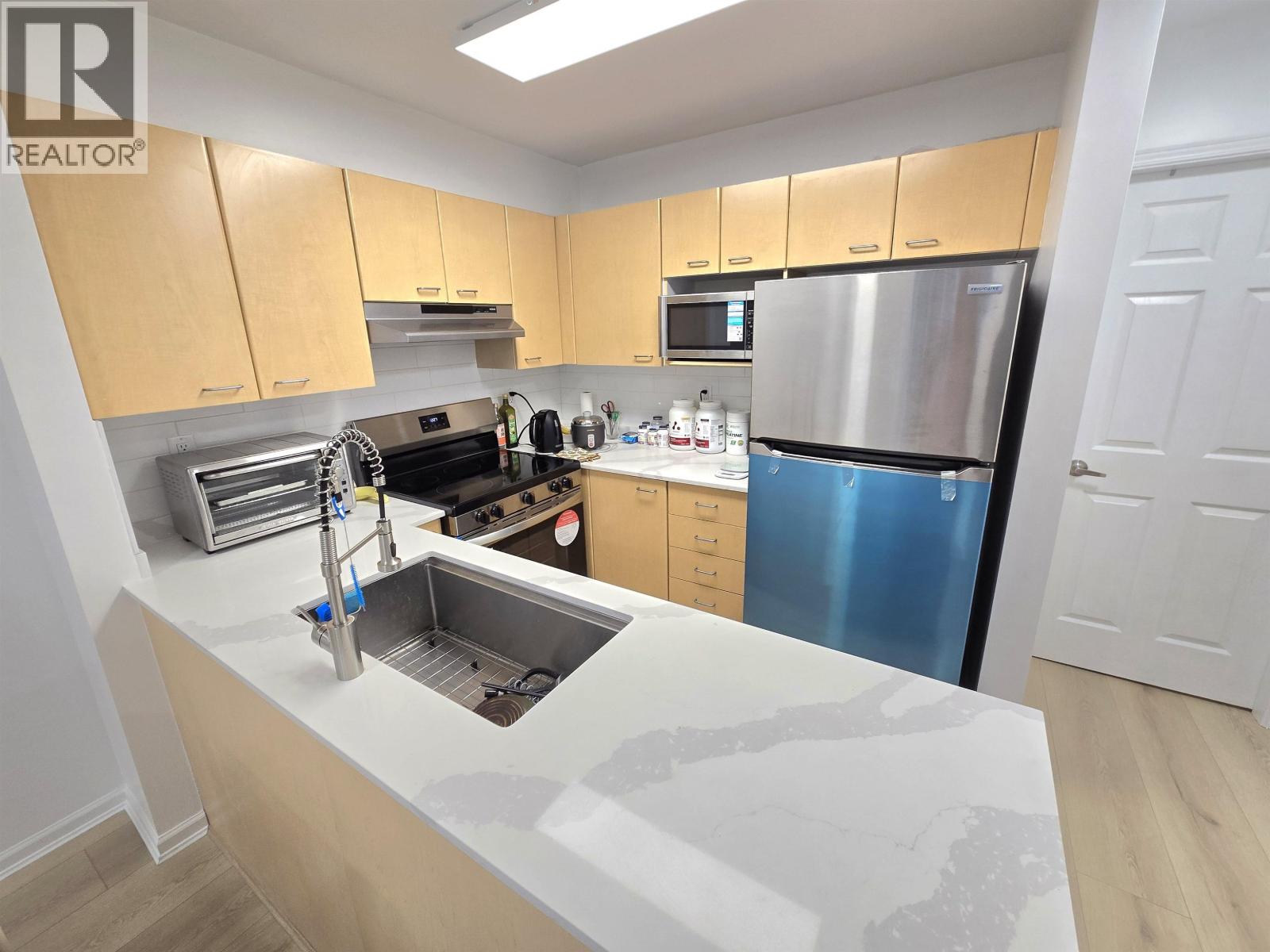 15 6577 SOUTHOAKS CRESCENT, Burnaby