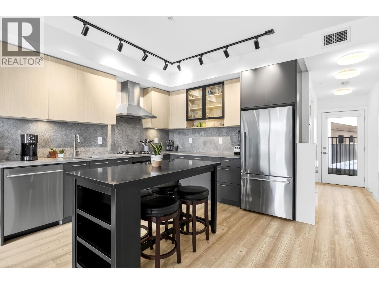 206 251 BOUNDARY BAY ROAD, Tsawwassen