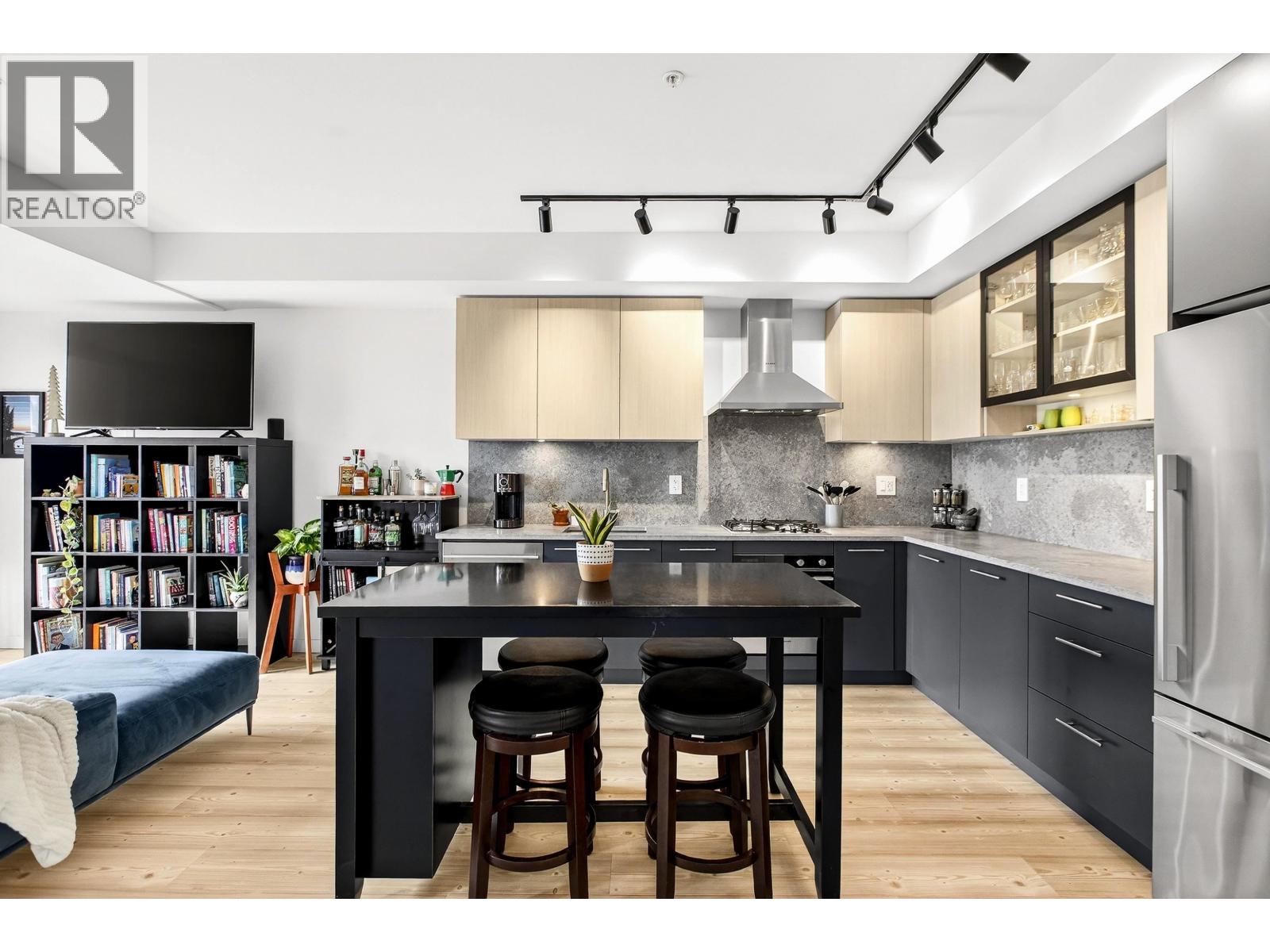 206 251 BOUNDARY BAY ROAD, Tsawwassen
