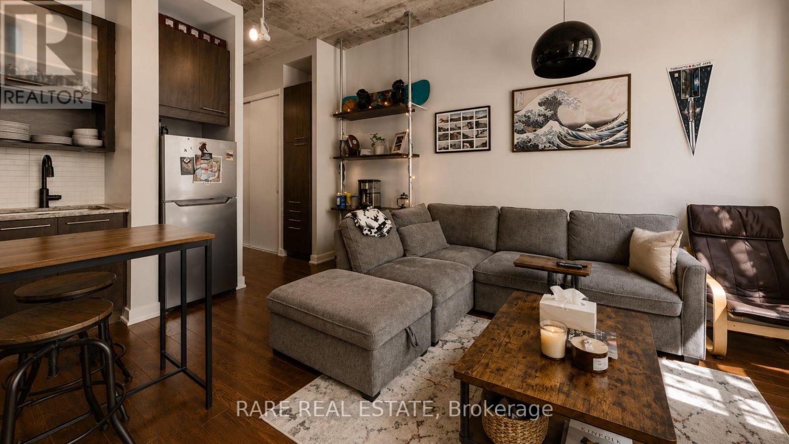 Listing photo of 205 - 66 PORTLAND STREET