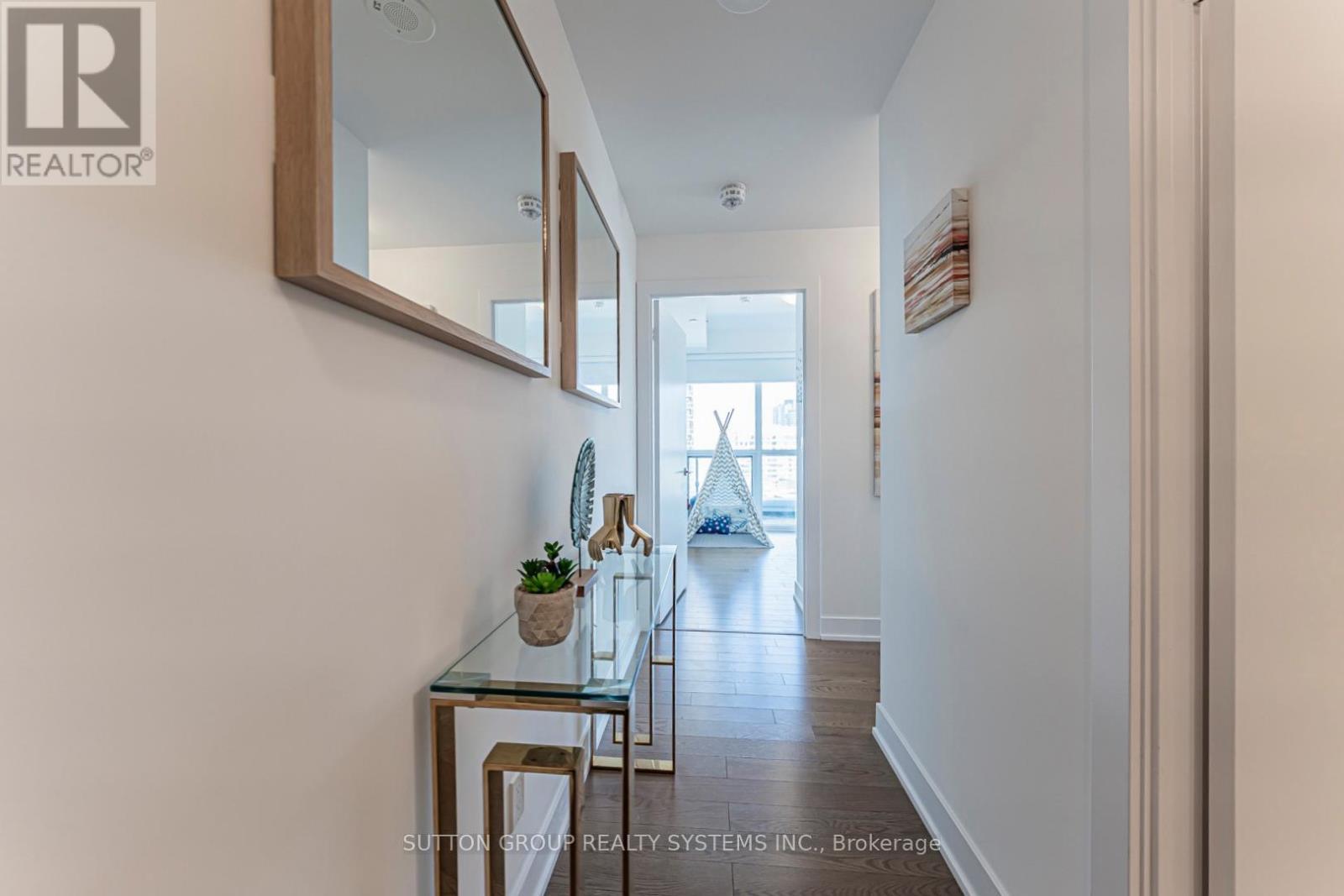 #807 181 BEDFORD ROAD - 19