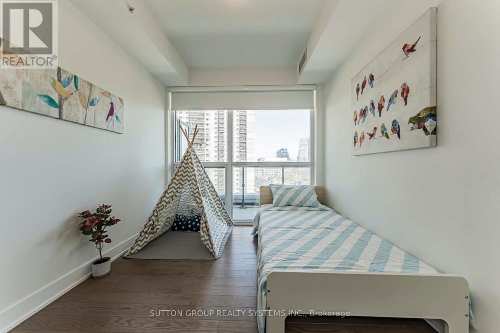 #807 181 BEDFORD ROAD - 22