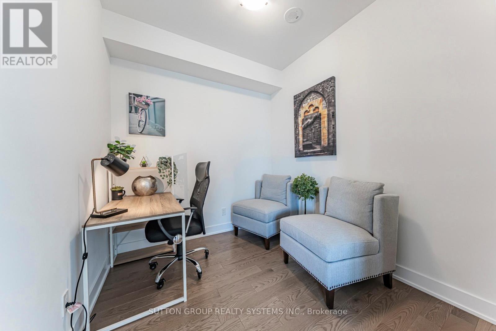 #807 181 BEDFORD ROAD - 24