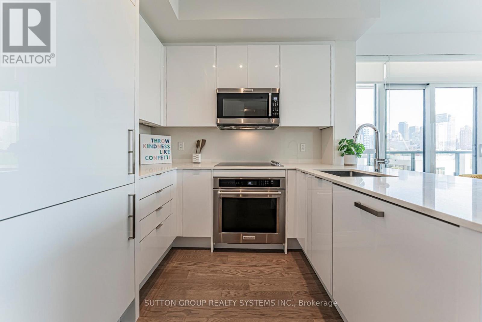 #807 181 BEDFORD ROAD - 27
