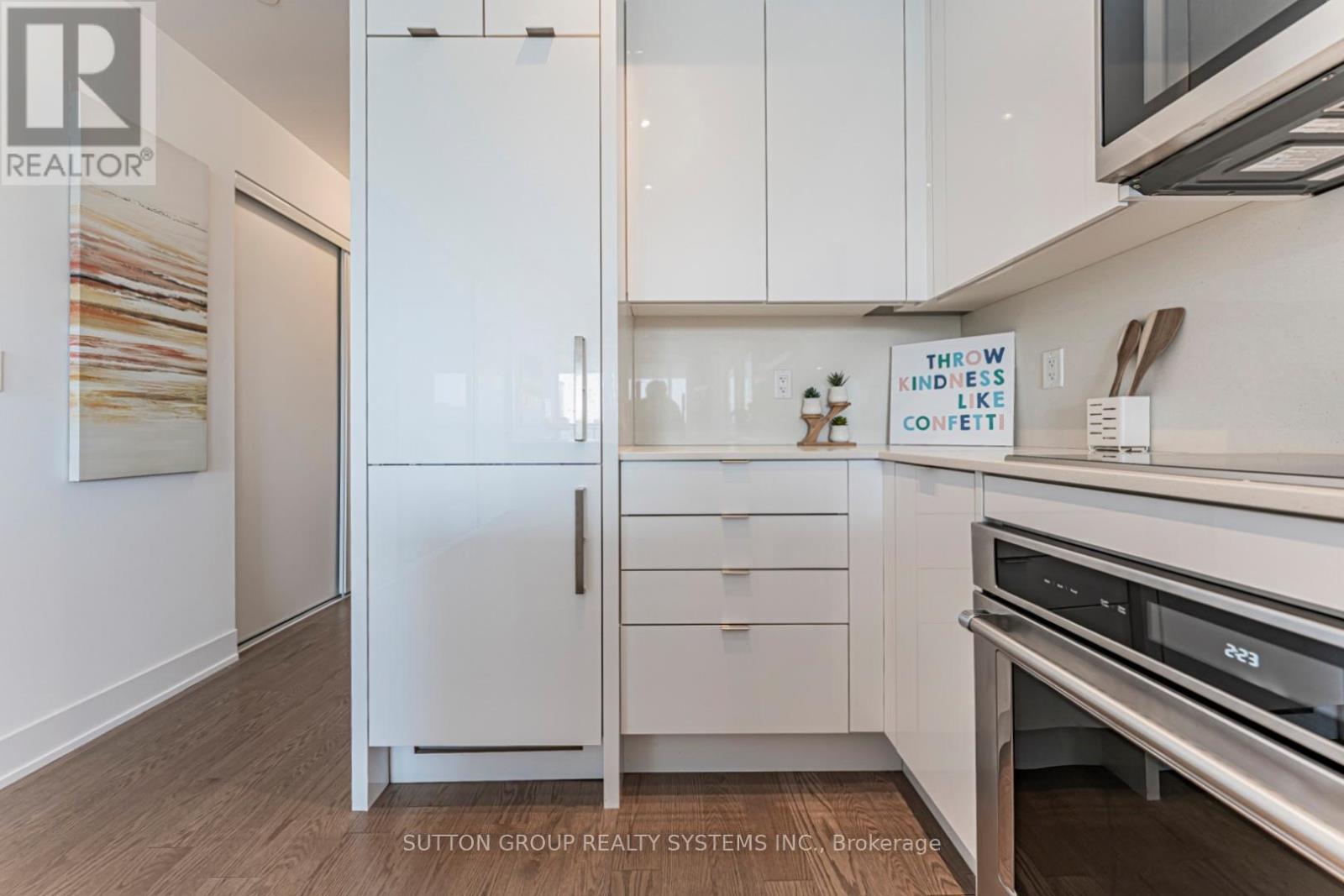 #807 181 BEDFORD ROAD - 29