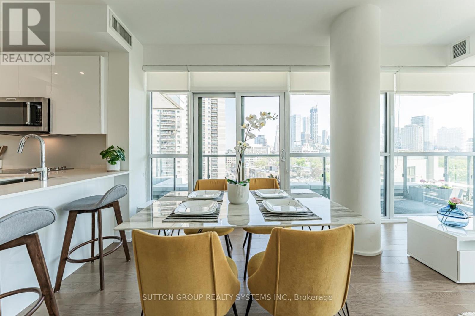 #807 181 BEDFORD ROAD - 32