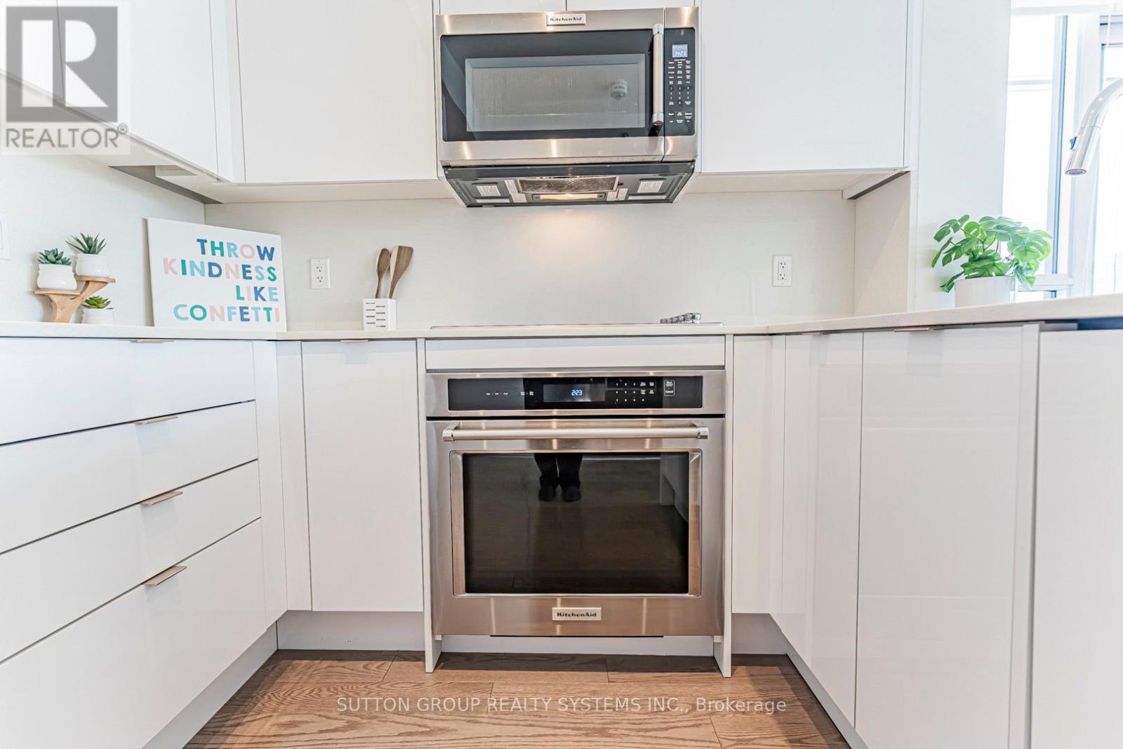 #807 181 BEDFORD ROAD - 35