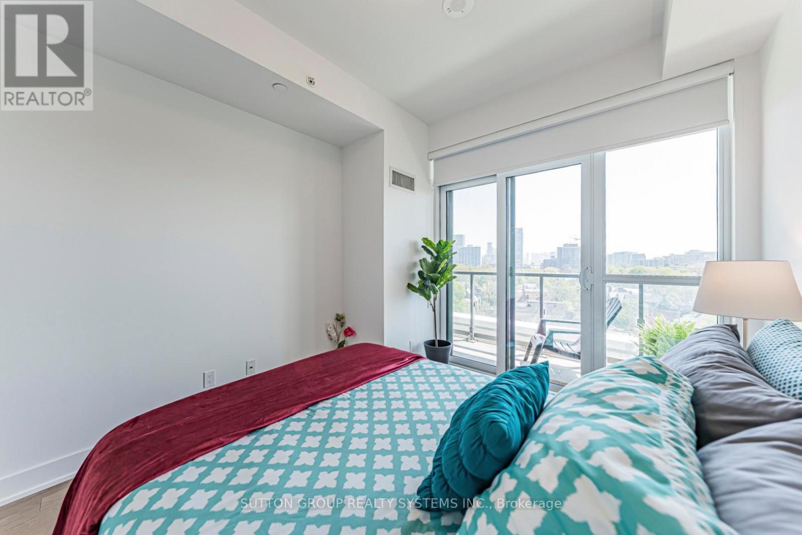#807 181 BEDFORD ROAD - 44