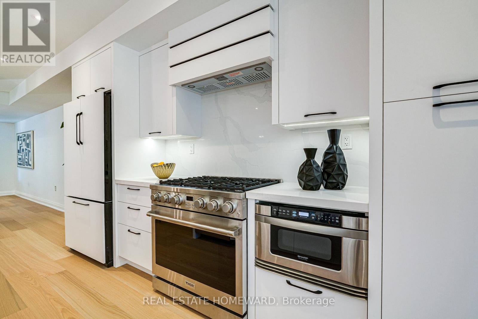 28 RICHARD AVENUE - 15