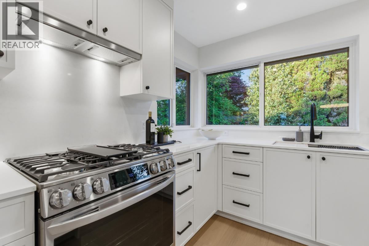 2654 MASEFIELD ROAD, North Vancouver