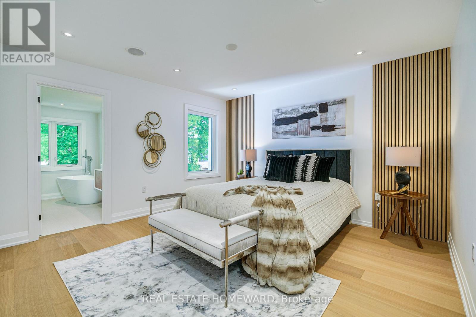 28 RICHARD AVENUE - 23