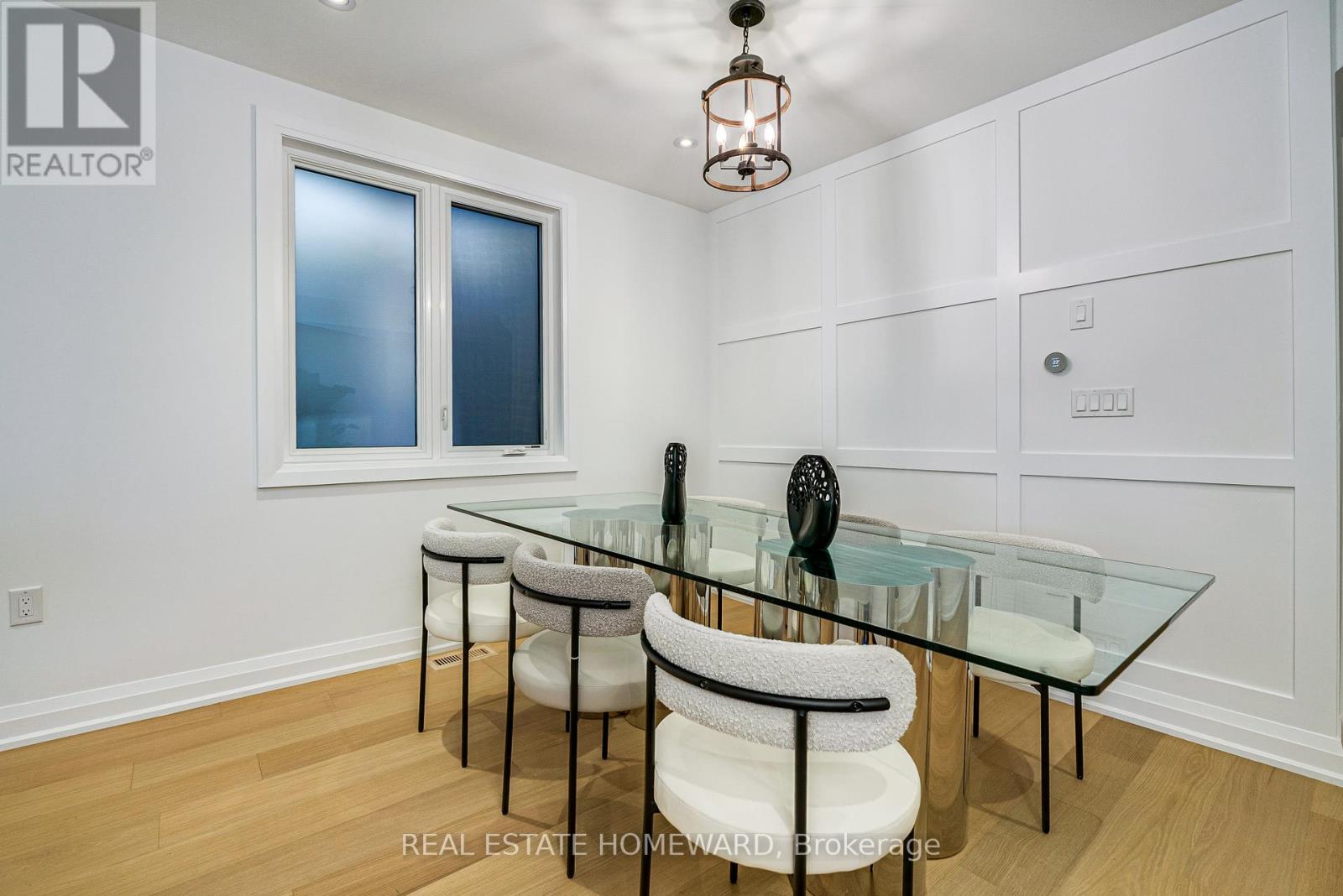 28 RICHARD AVENUE - 10