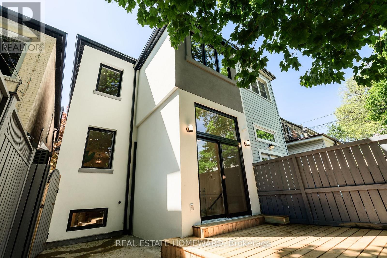 28 RICHARD AVENUE - 36
