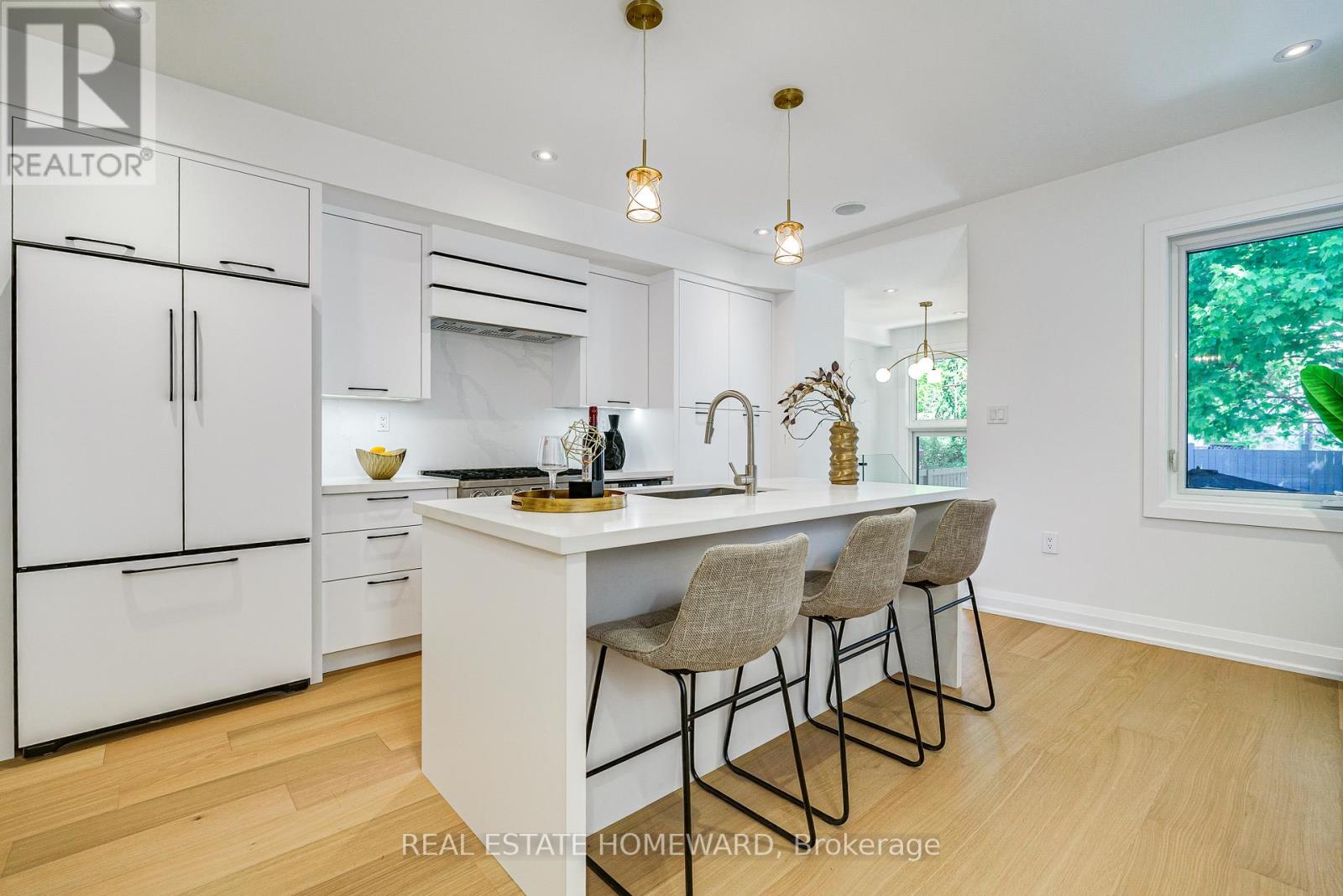 28 RICHARD AVENUE - 11
