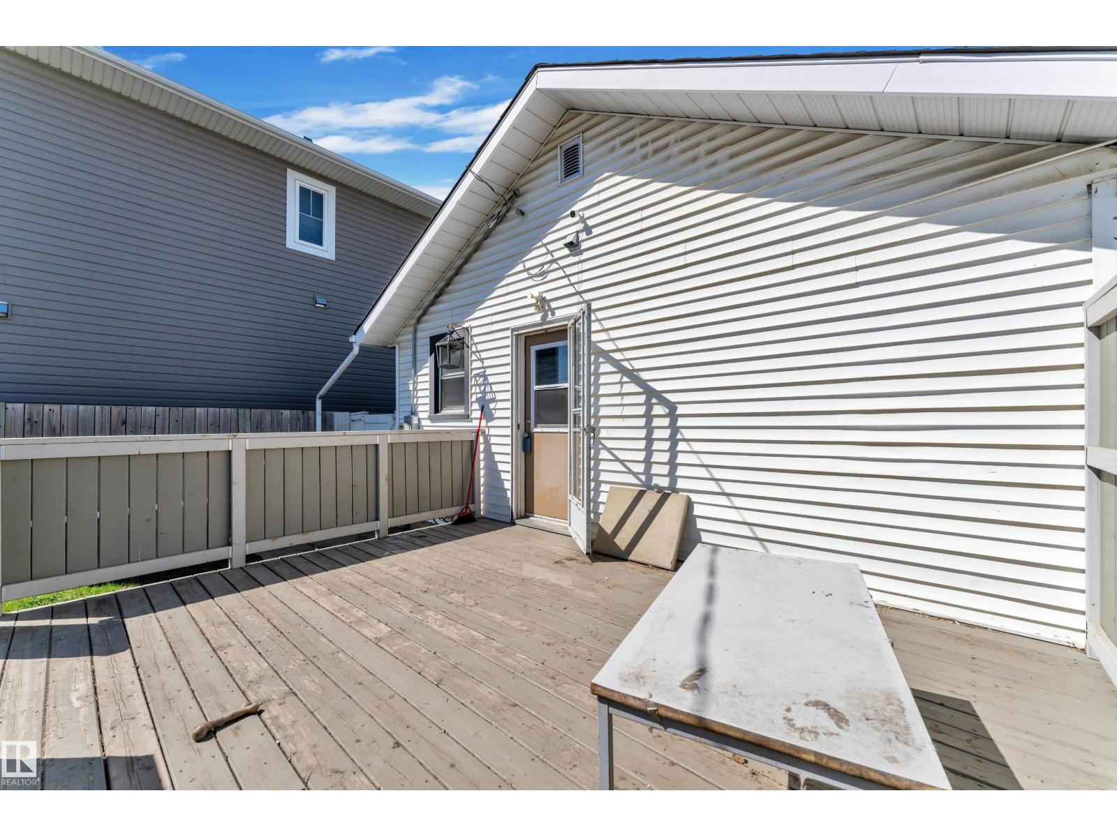 11721 81 ST NW - 18