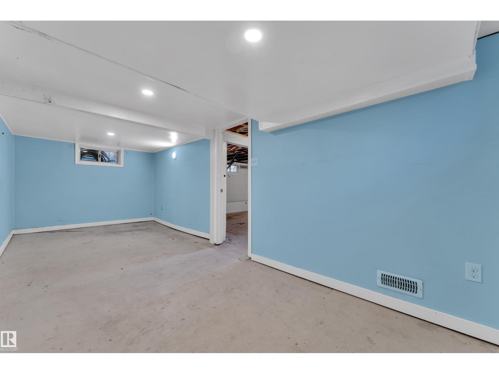 11721 81 ST NW - 12