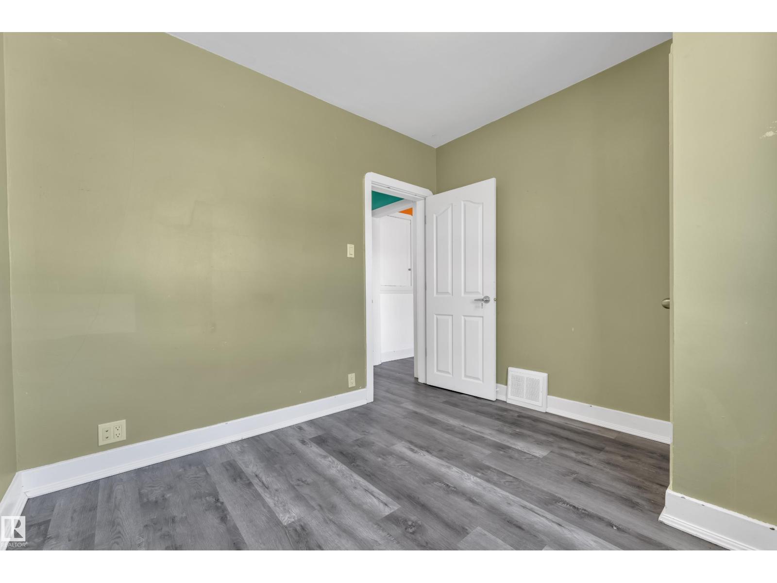 11721 81 ST NW - 11