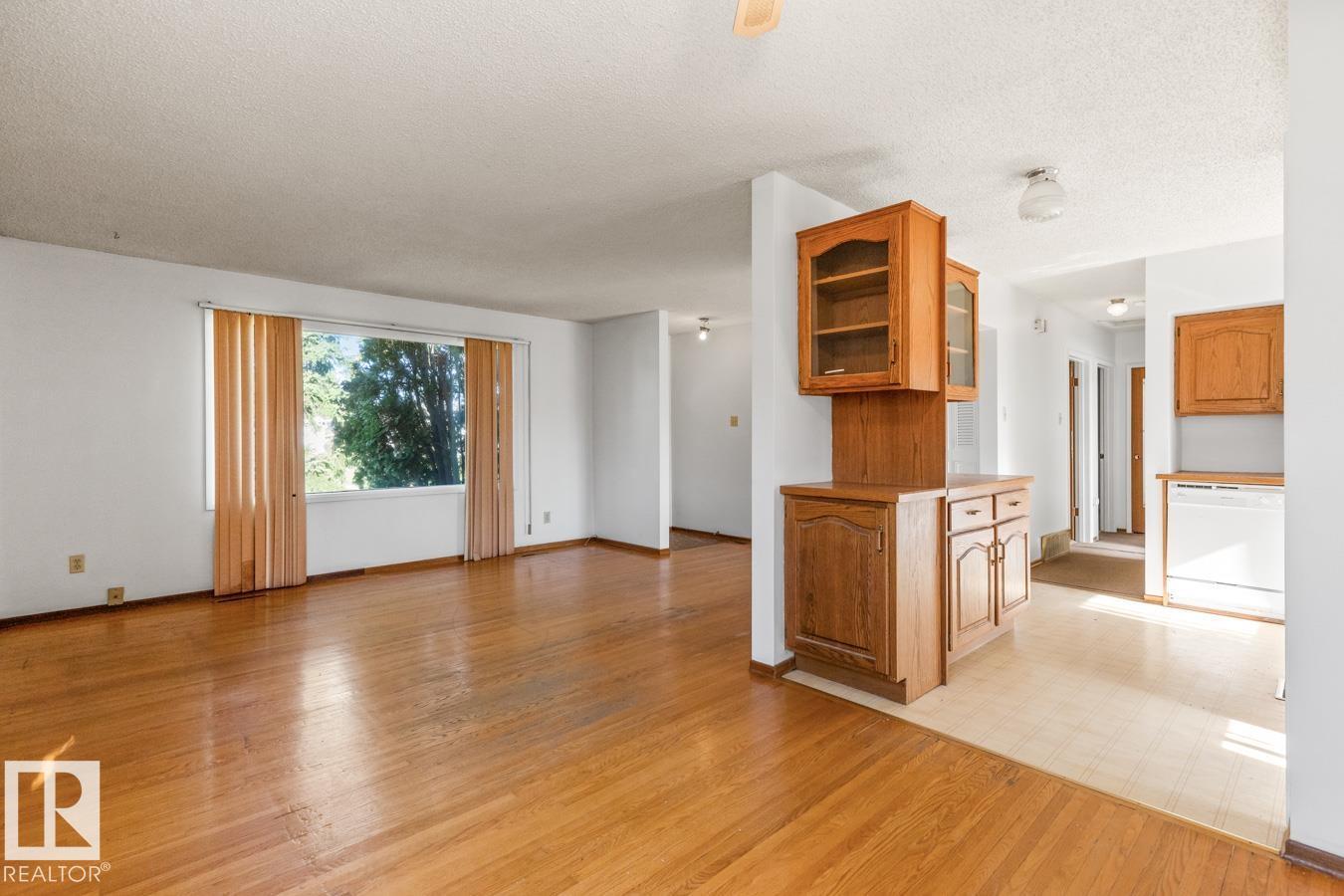 8507 52 ST NW — photo 10