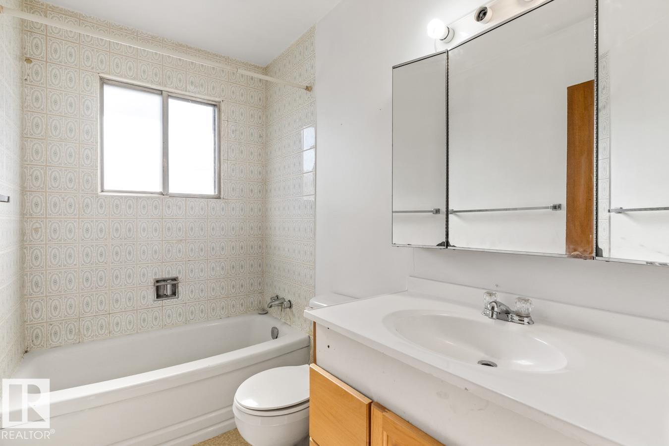 8507 52 ST NW — photo 21