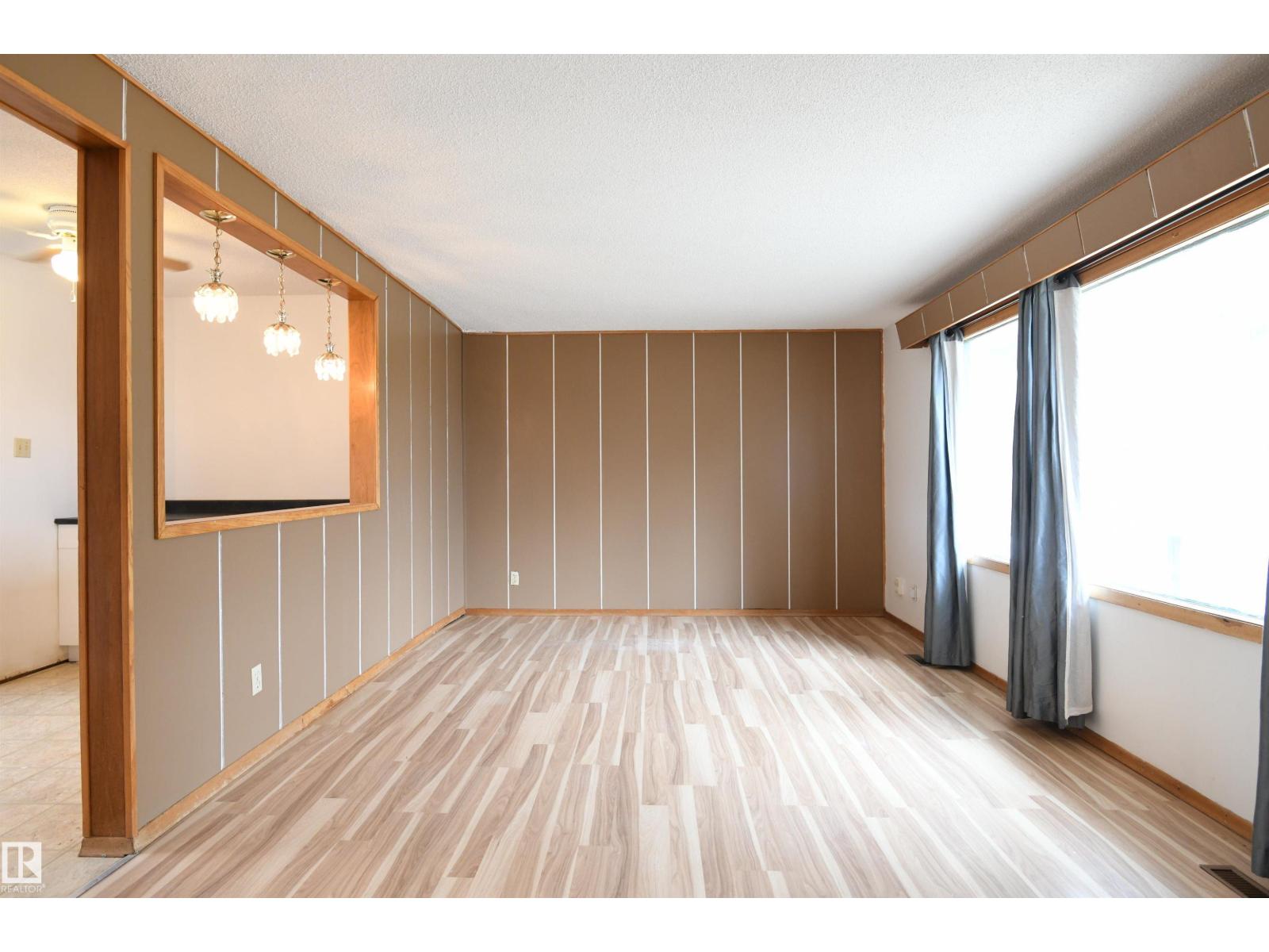 30 PRINCE DR - 15