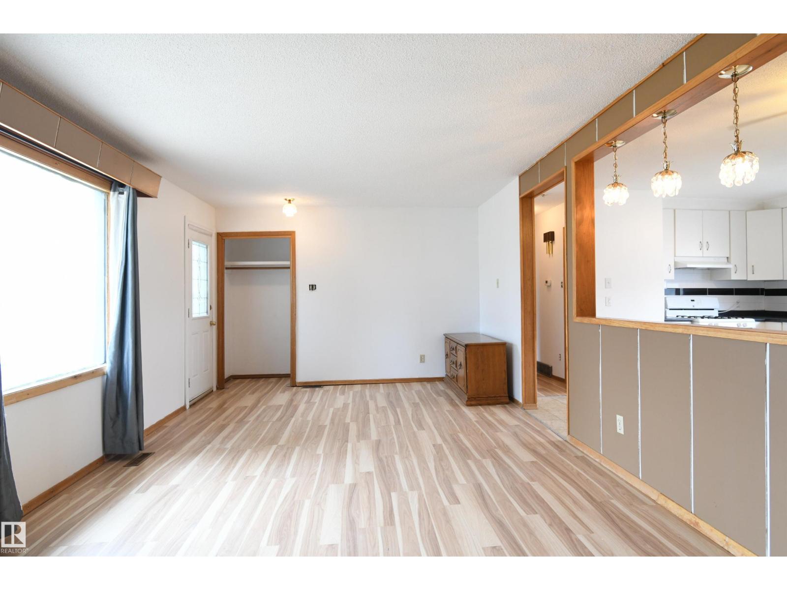 30 PRINCE DR - 16