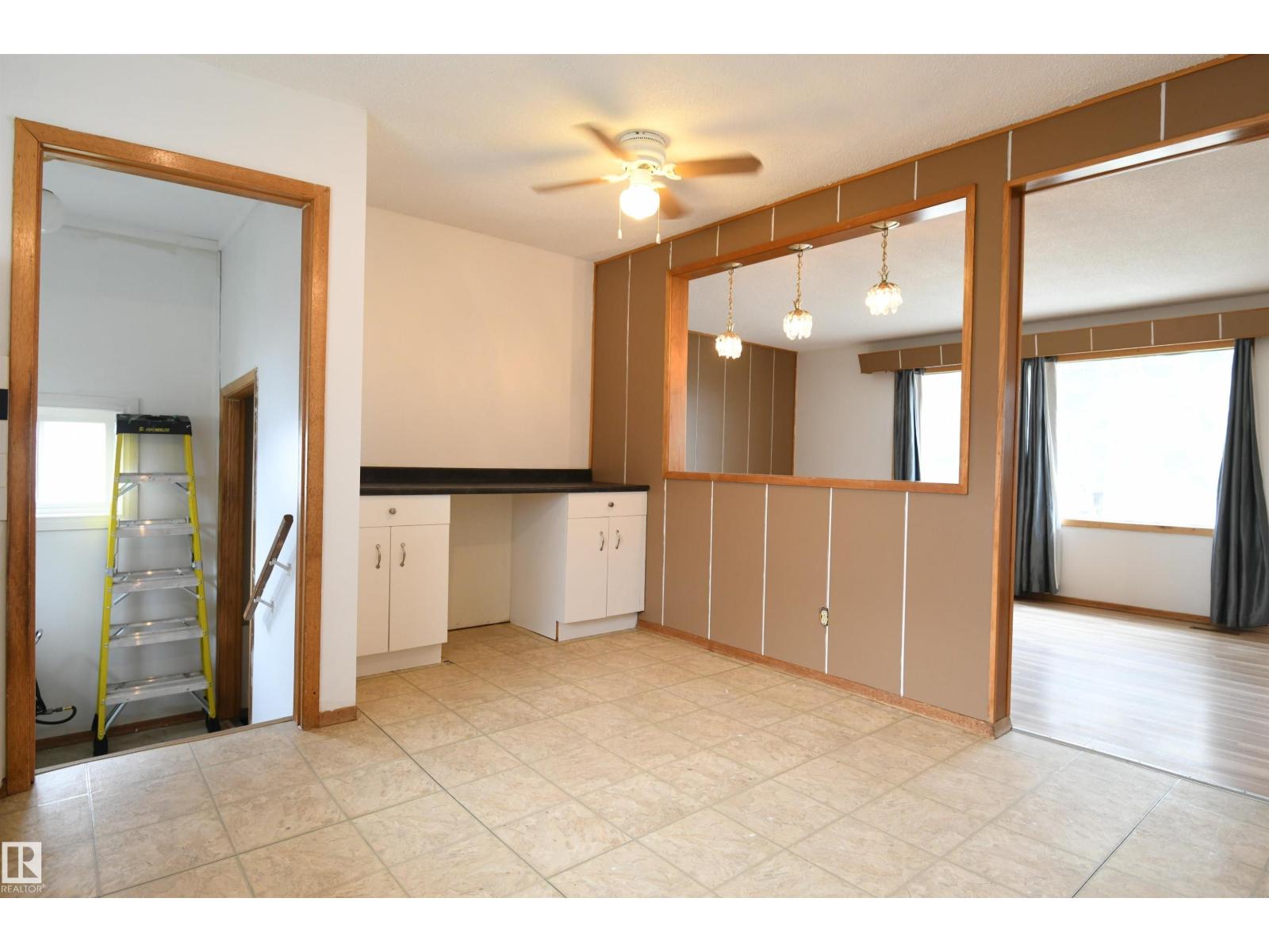 30 PRINCE DR - 19