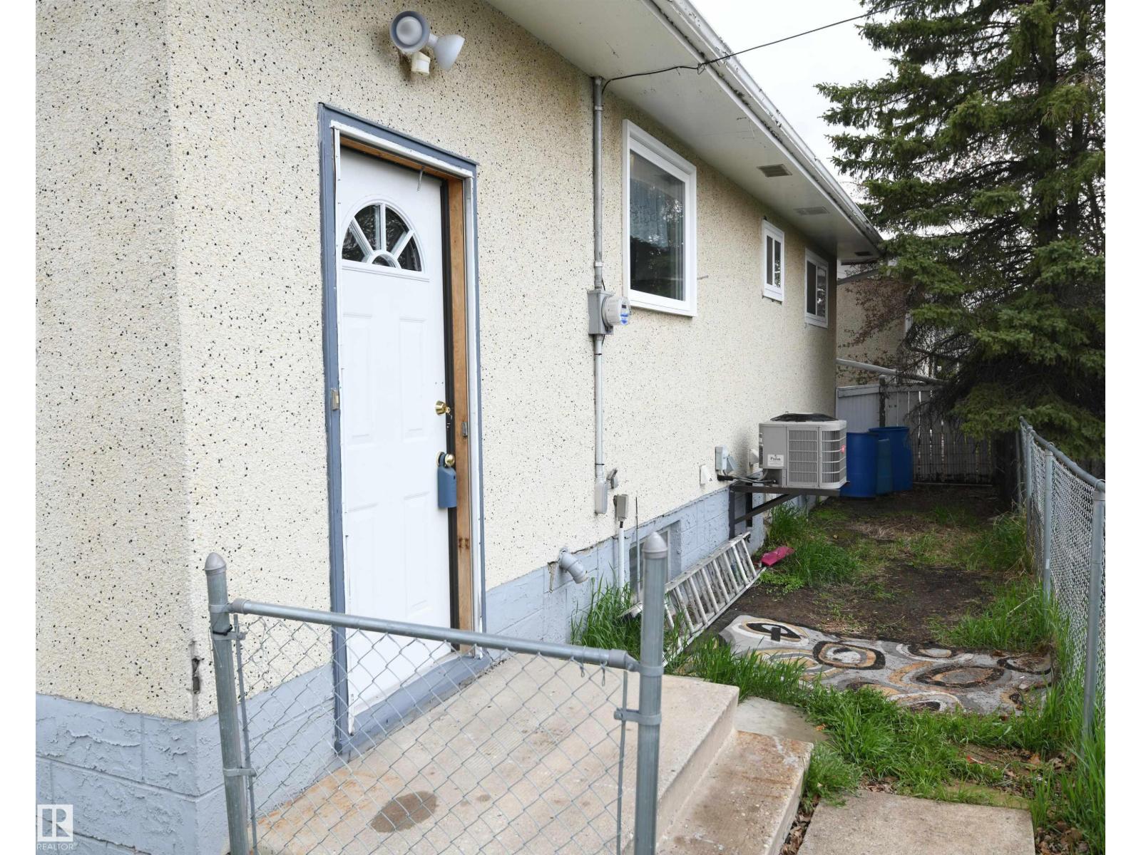 30 PRINCE DR - 2