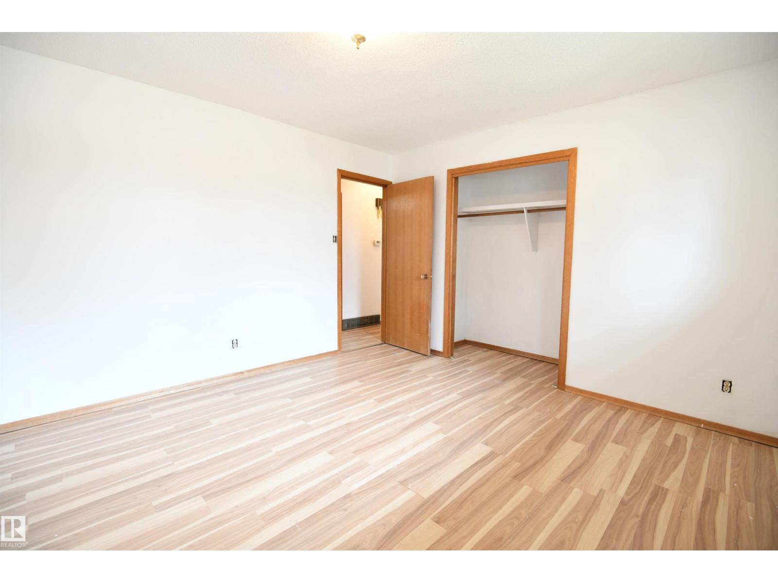30 PRINCE DR - 22
