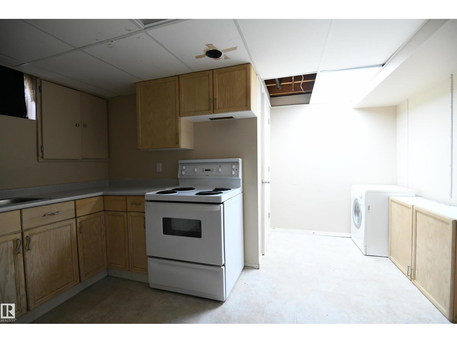 30 PRINCE DR - 34