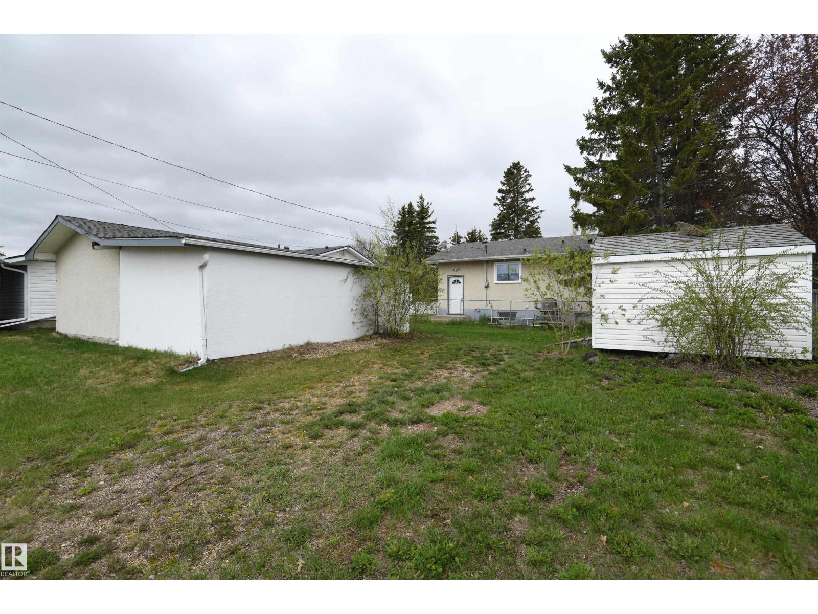30 PRINCE DR - 5